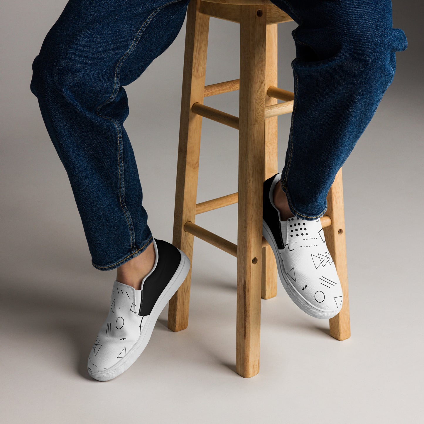 Abstract Lines - Men's Canvas Slip-On Sneakers